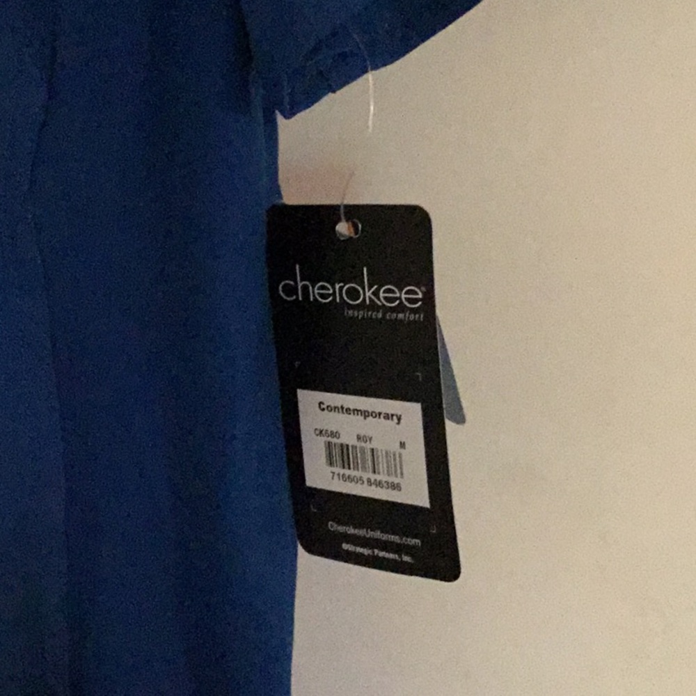 Scrub top - Picture 3 of 4